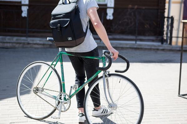 РЮКЗАК 9012 ЧЕРНЫЙ/ТЕМНО-КОРИЧНЕВЫЙ КОЖЗАМ