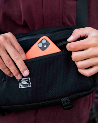 Сумка-слинг TRAFFIC черный