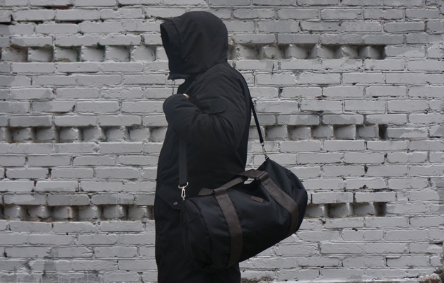 СПОРТИВНАЯ СУМКА 7055 ЧЕРНЫЙ/КОРИЧНЕВЫЙ КОЖЗАМ